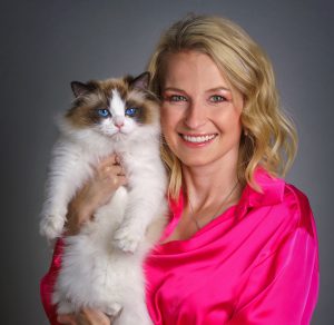 Petra Cerna headshot