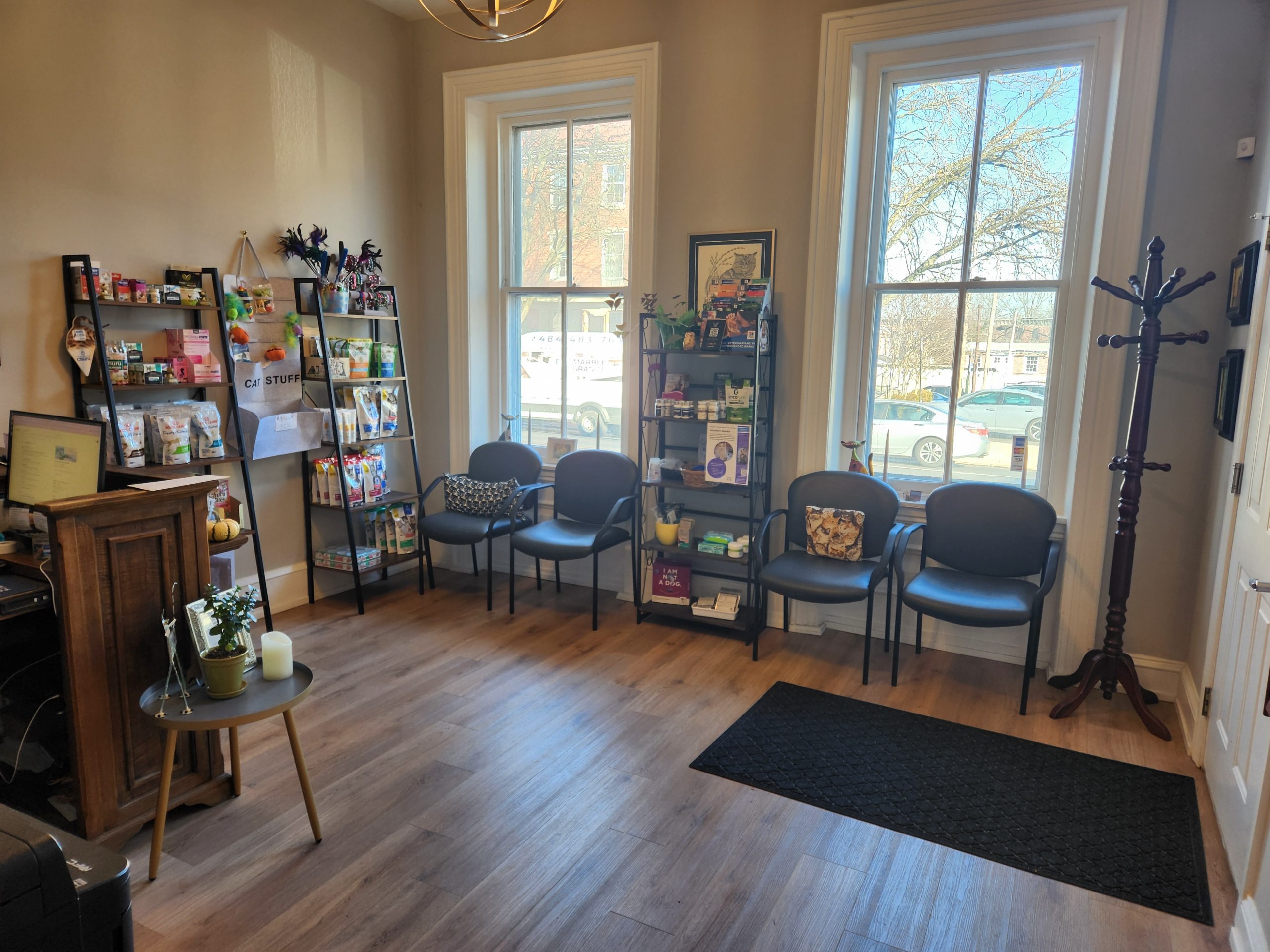 PT/FT associate veterinarian with option to buy practice